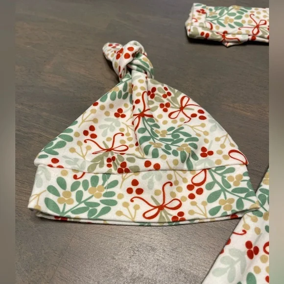 🎄 NEWBORN Charlie’s Project Gown & Hat | NWT | Christmas 🎄 - Picture 2 of 5